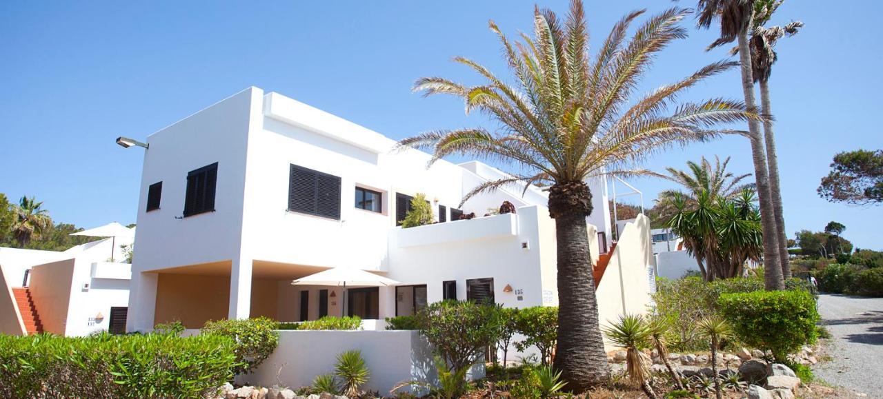 Apartamentos Club Cala Azul Sant Carles de Peralta Buitenkant foto